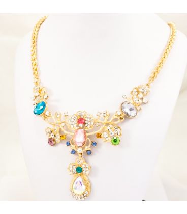 Колье яркое с камнями