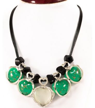 Украшение на шею на кожанных шнурках