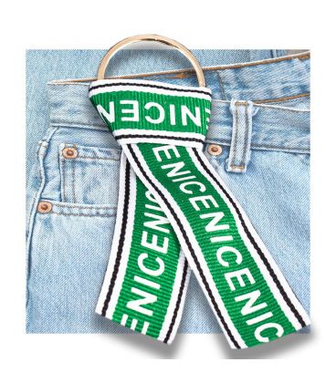 Брошь с лентами на кольце 13х4 см