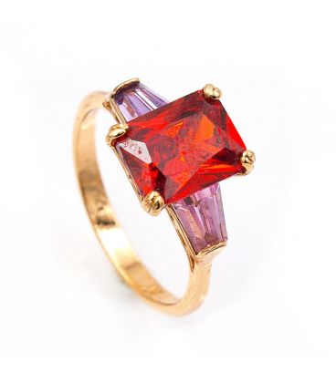 Кольцо позолота "Прямоуг. камень бол.(0,7х0,9) с 2мя прямоуг. мал."